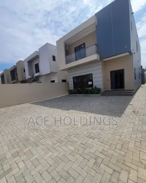4bdrm House in Lakeside for sale