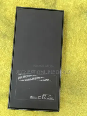 New Samsung Galaxy Z Flip4 256 GB Gold