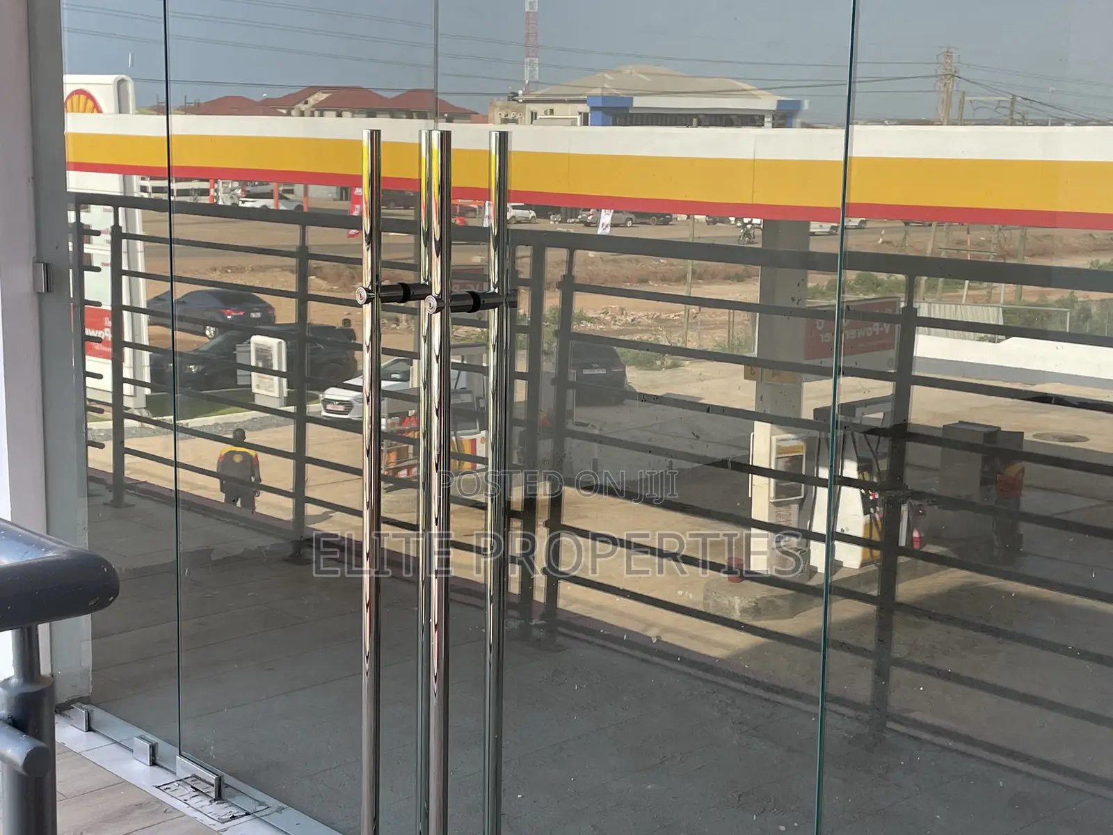 Newly Built Shop for Rent in Comm.25 Tema 4rent