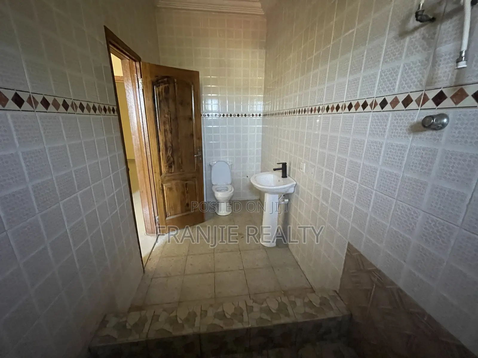 2bdrm House in Franjie Realty, West Hills Mall Area for rent