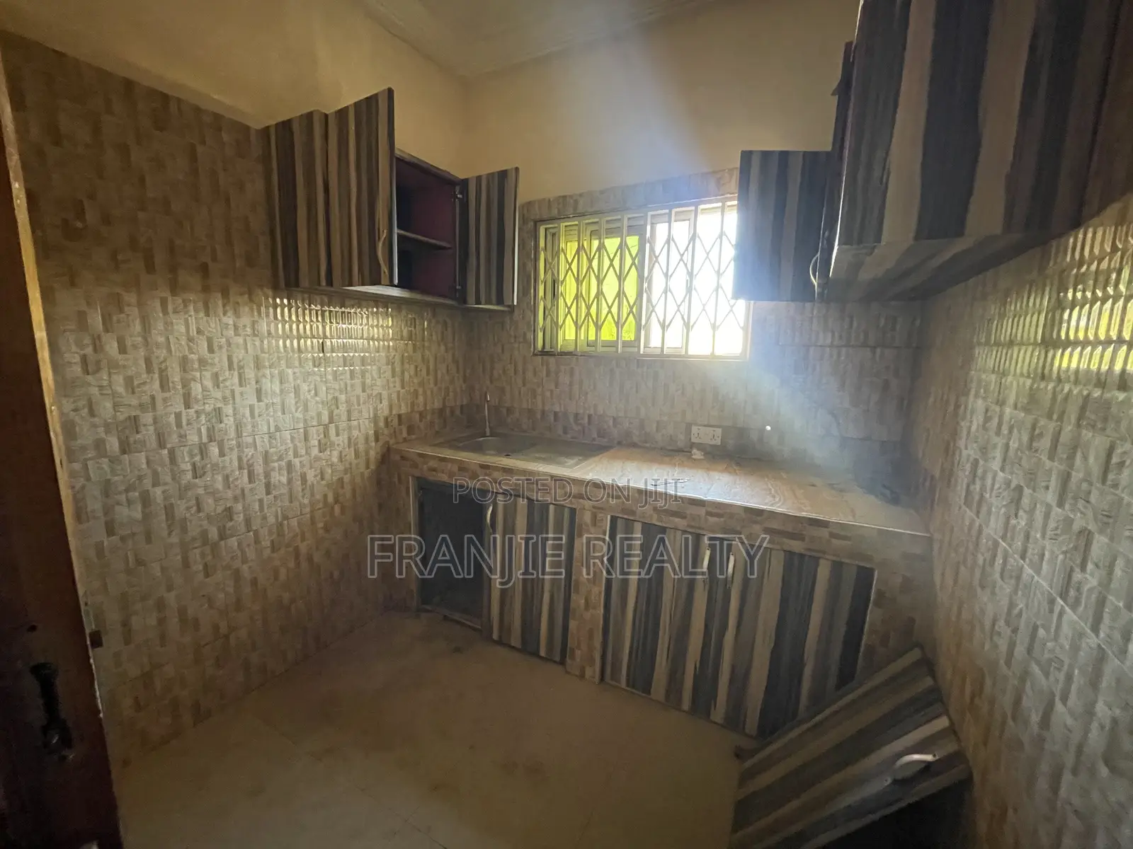 2bdrm House in Franjie Realty, West Hills Mall Area for rent