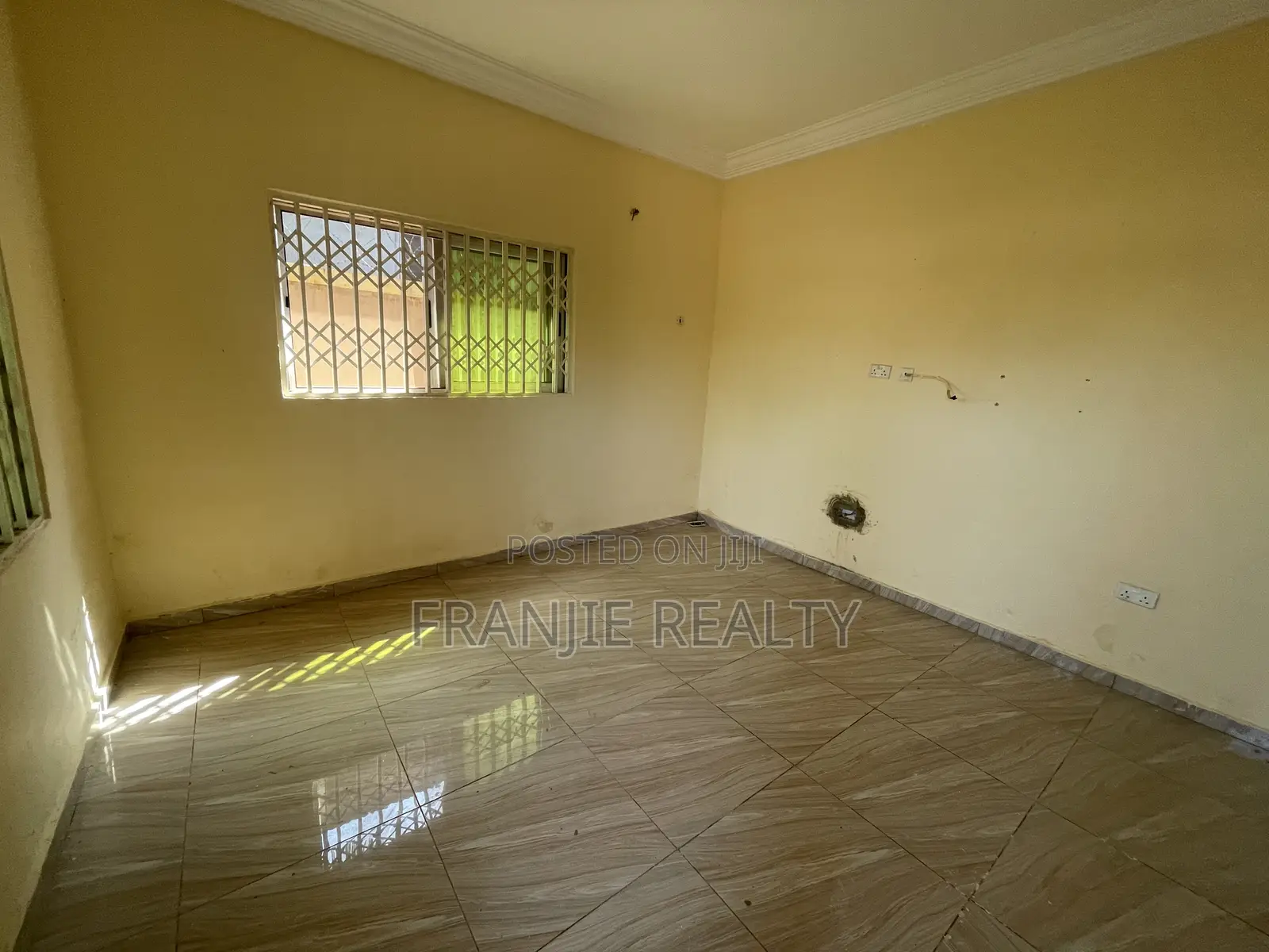 2bdrm House in Franjie Realty, West Hills Mall Area for rent