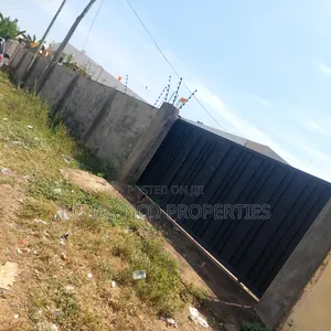 One Plot of Land for Sale at Community 17