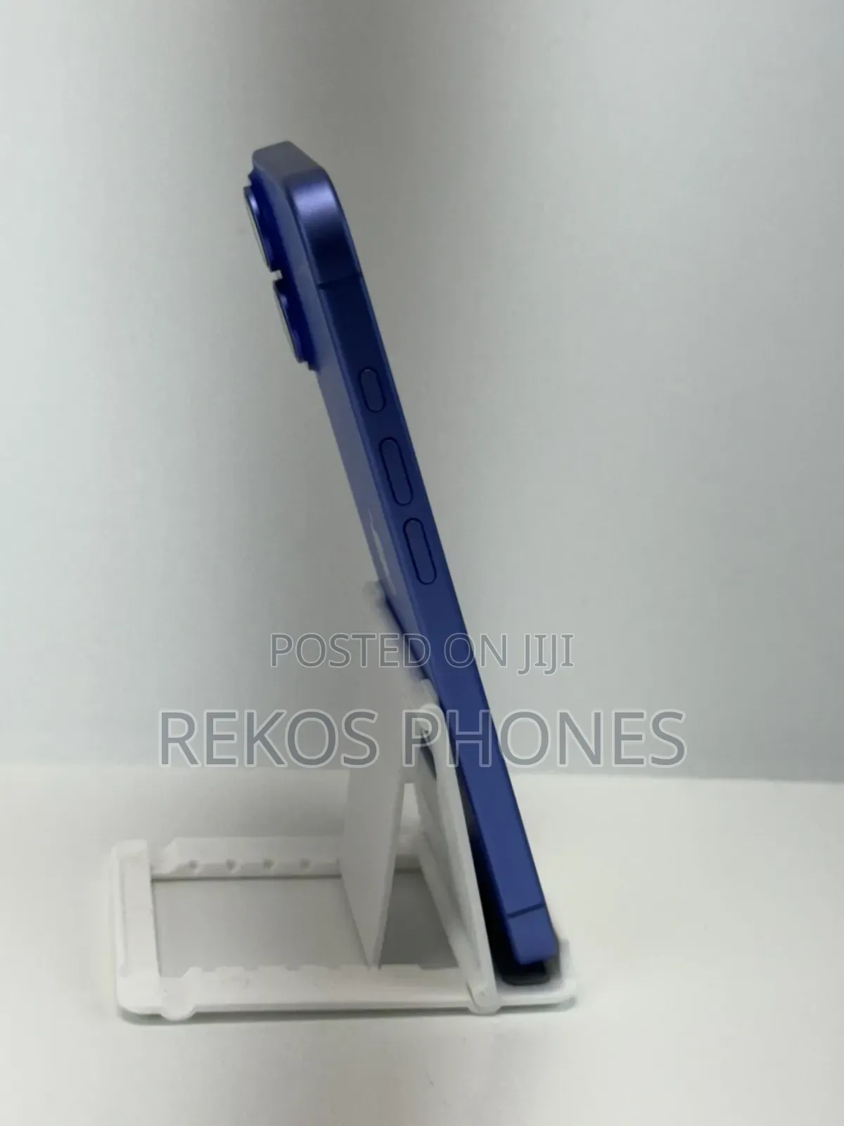 New Apple iPhone 16 128 GB Blue