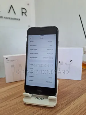 Apple iPhone SE (2020) 128 GB Black