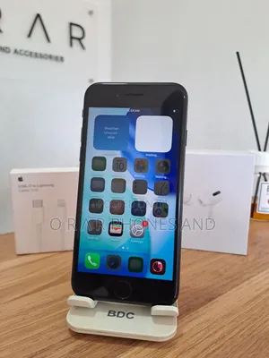Apple iPhone SE (2020) 128 GB Black