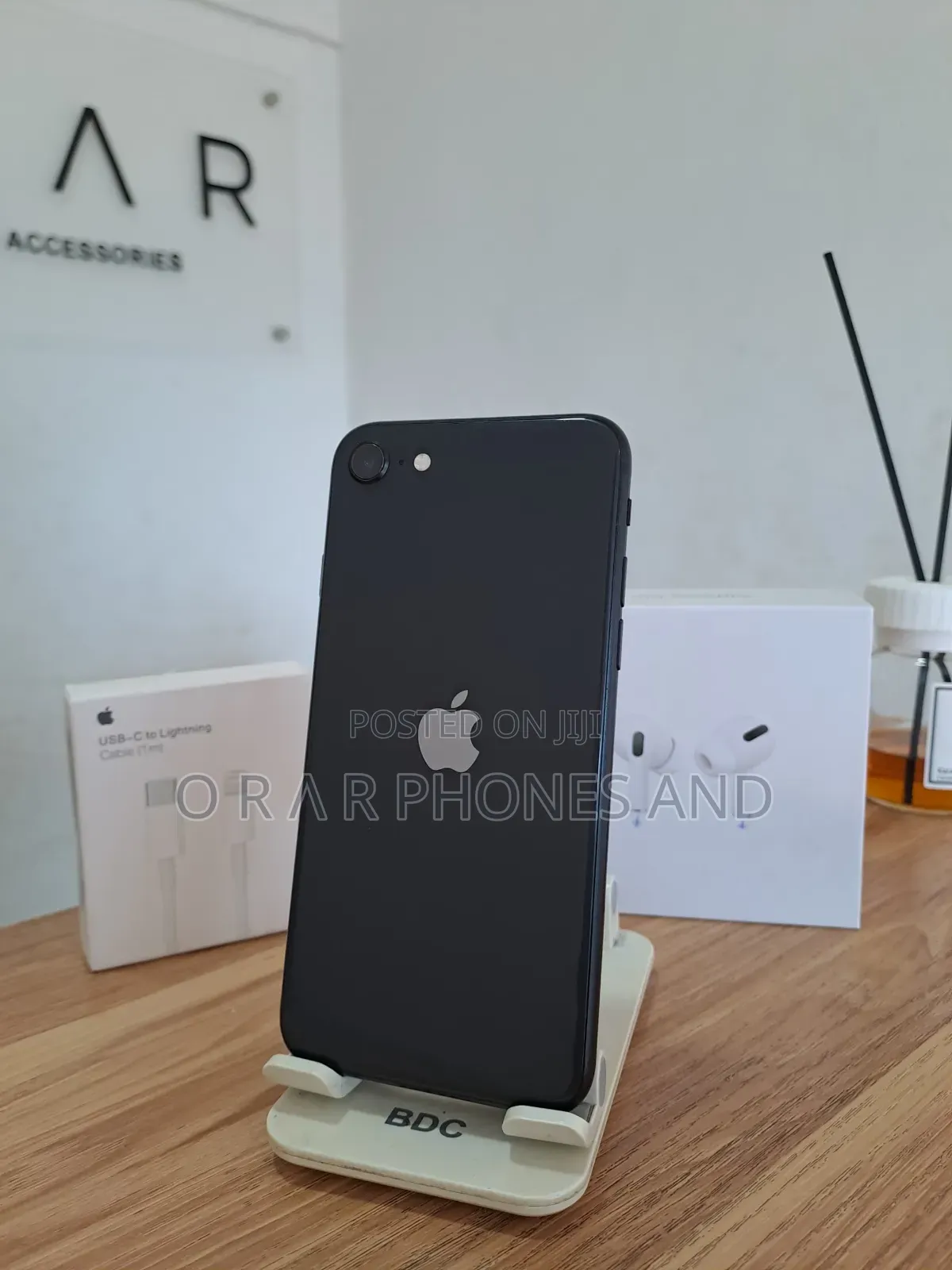 Apple iPhone SE (2020) 128 GB Black
