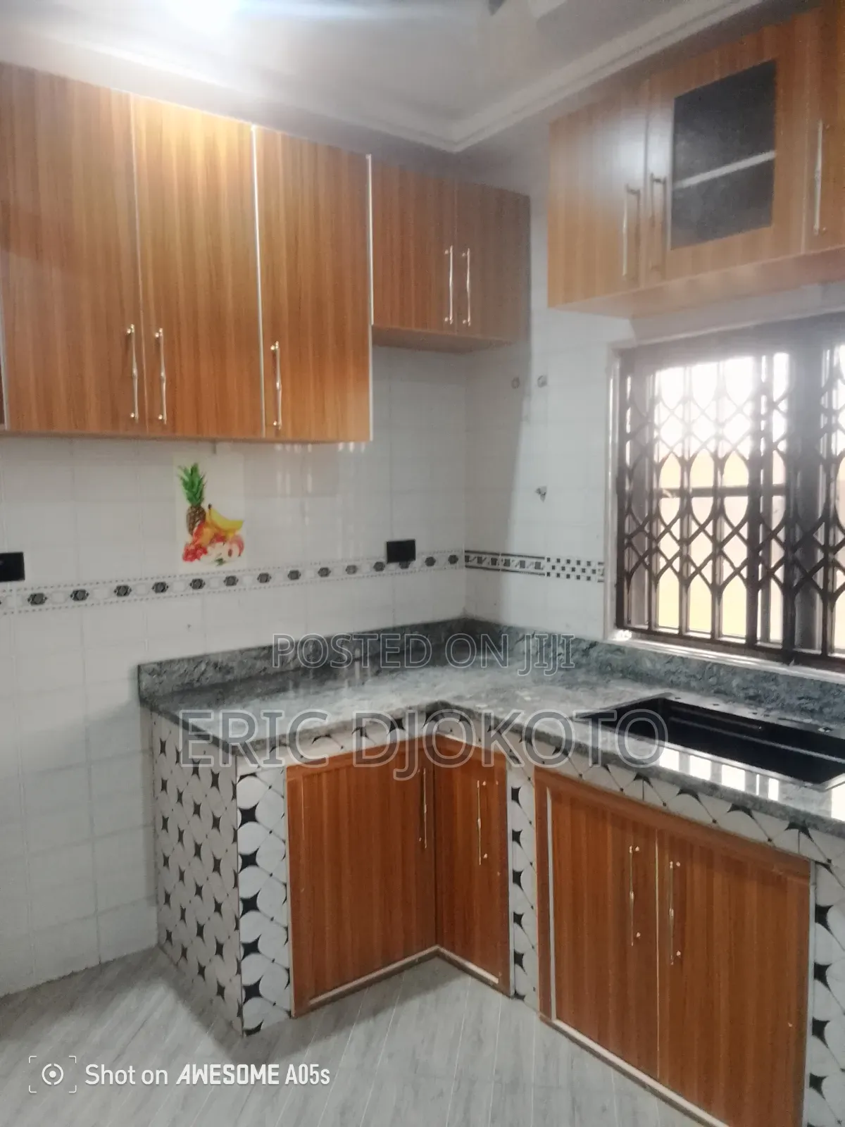 Kitchen Cabinets Laminate and Glass