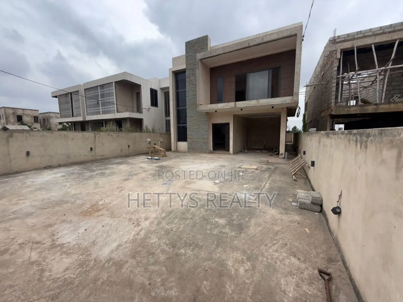 4bdrm House in East Legon for sale