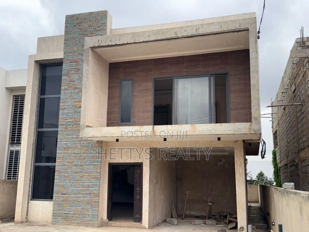 4bdrm House in East Legon for sale