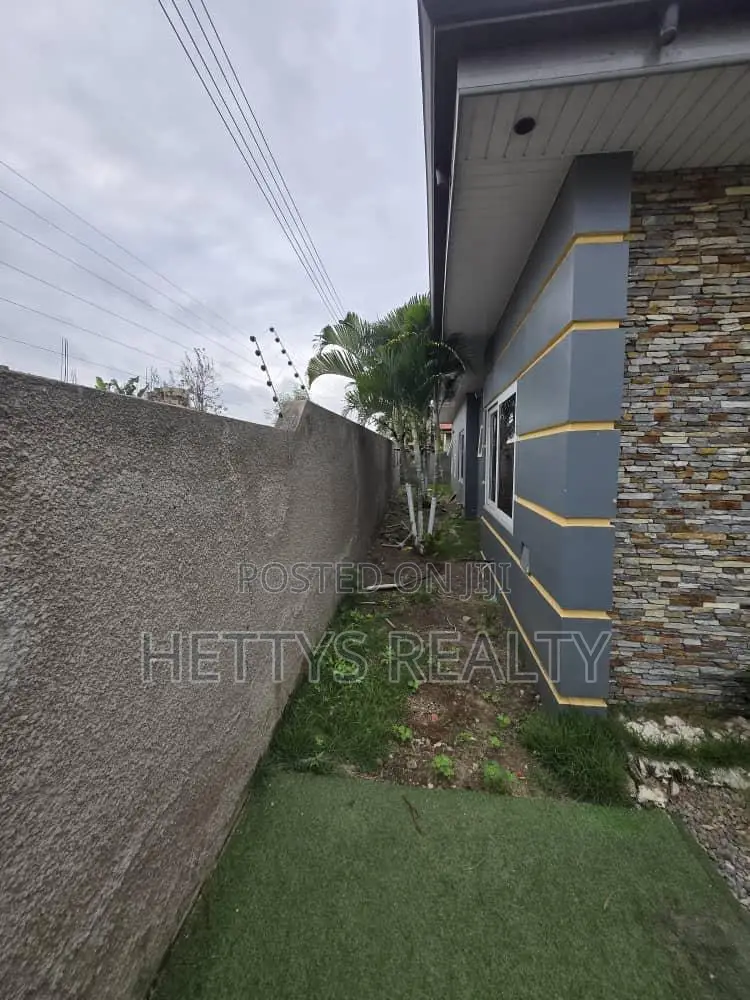 3bdrm House in Ablekuma for sale