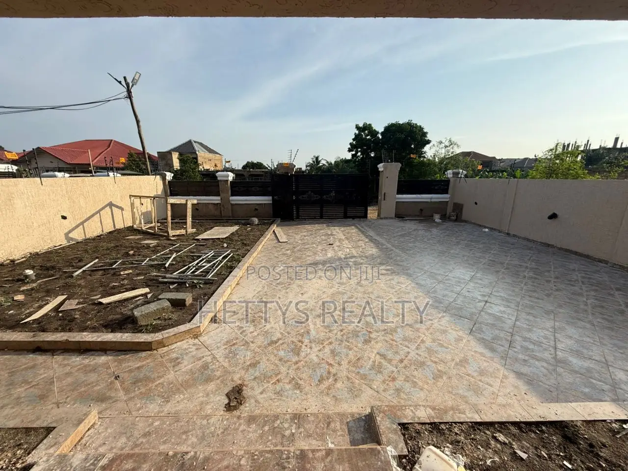 3bdrm House in Ablekuma for sale