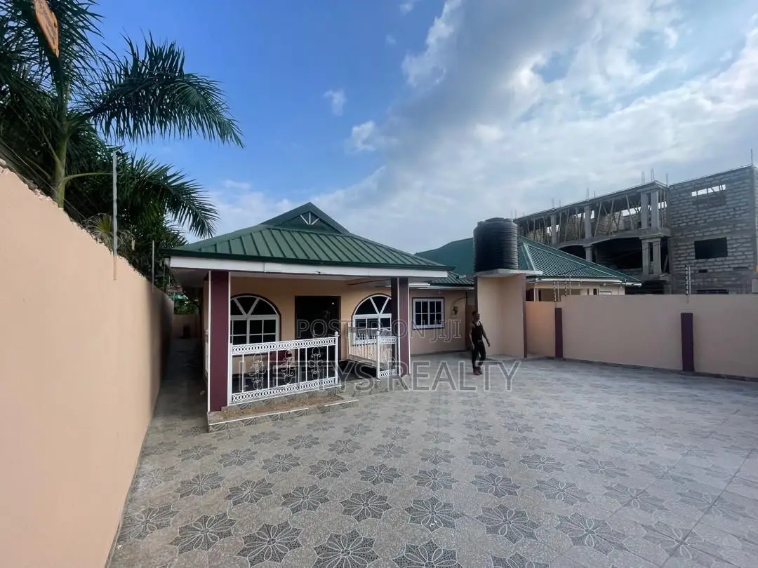3bdrm House in Amasaman for sale