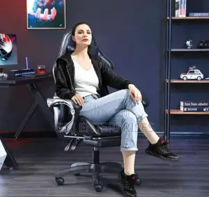 Leather Gaming Chair With Footrest