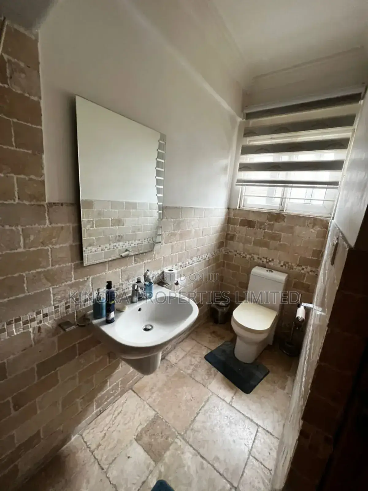 5bdrm Duplex in Dzorwulu, Dworwulu for rent