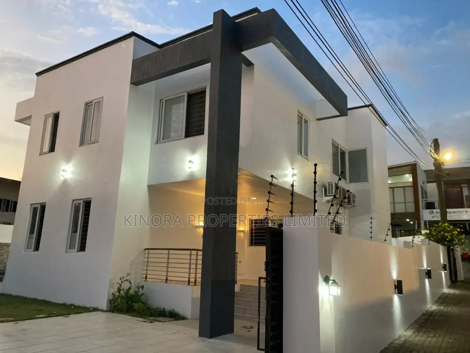 5bdrm Duplex in Dzorwulu, Dworwulu for rent