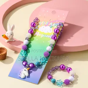 Pretty Necklace With Bracelet