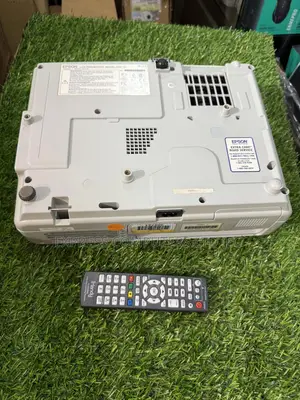 Epson Powerlite S5 Conference Room Projector Lumen 2000