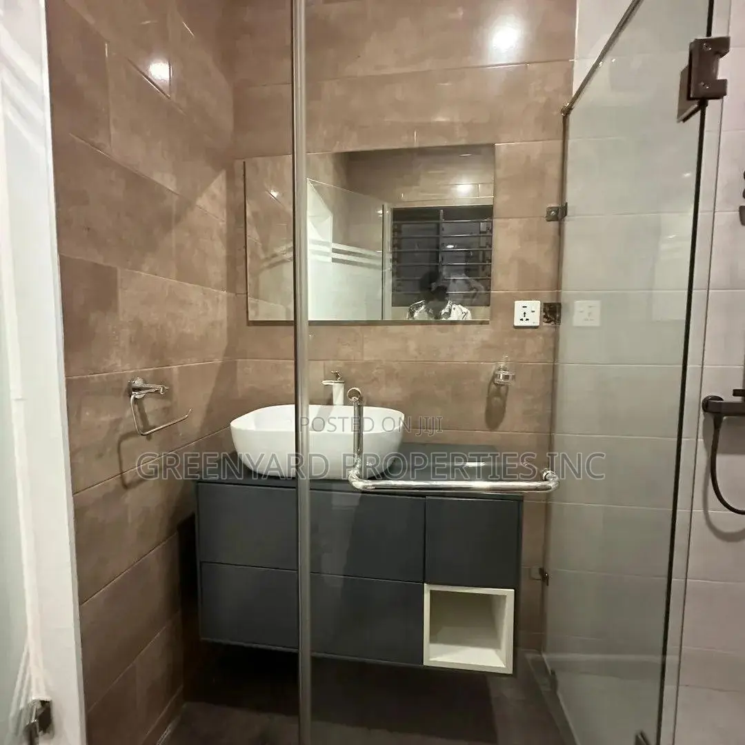 3bdrm House in C8, Lake Side Estate for sale