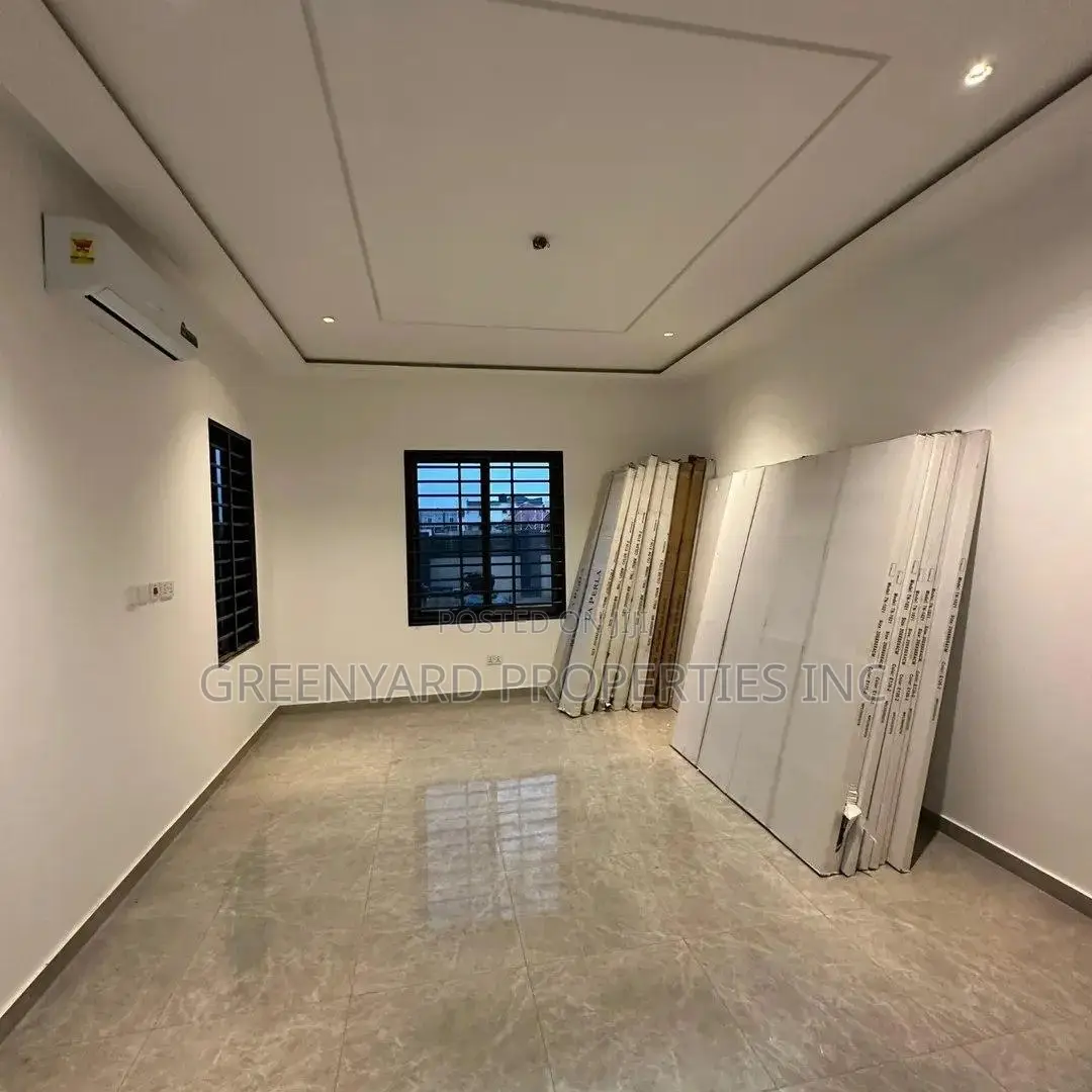 3bdrm House in C8, Lake Side Estate for sale