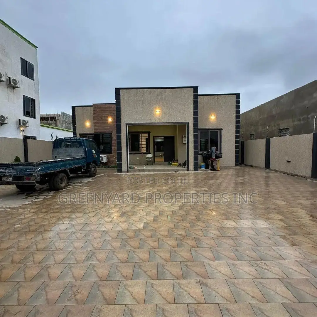 3bdrm House in C8, Lake Side Estate for sale