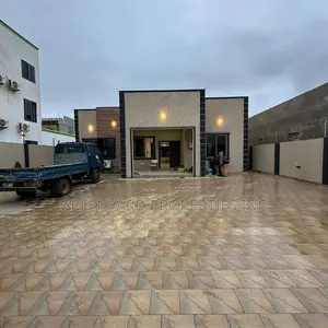 3bdrm House in C8, Lake Side Estate for sale