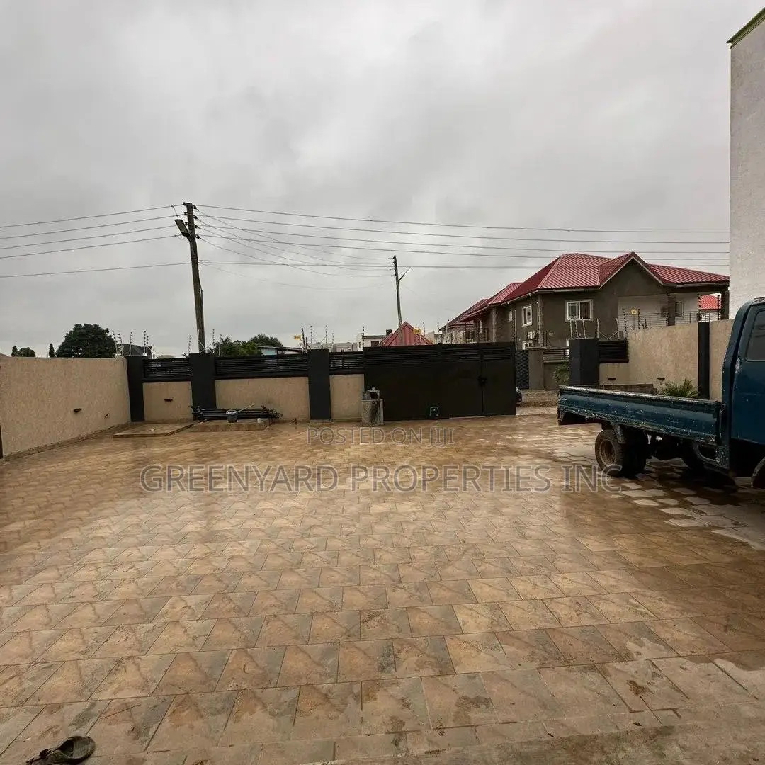3bdrm House in C8, Lake Side Estate for sale