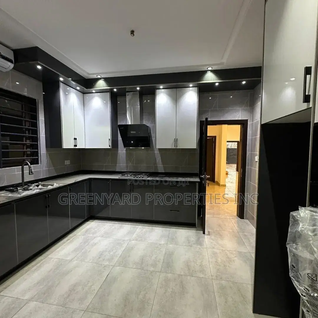 3bdrm House in C8, Lake Side Estate for sale
