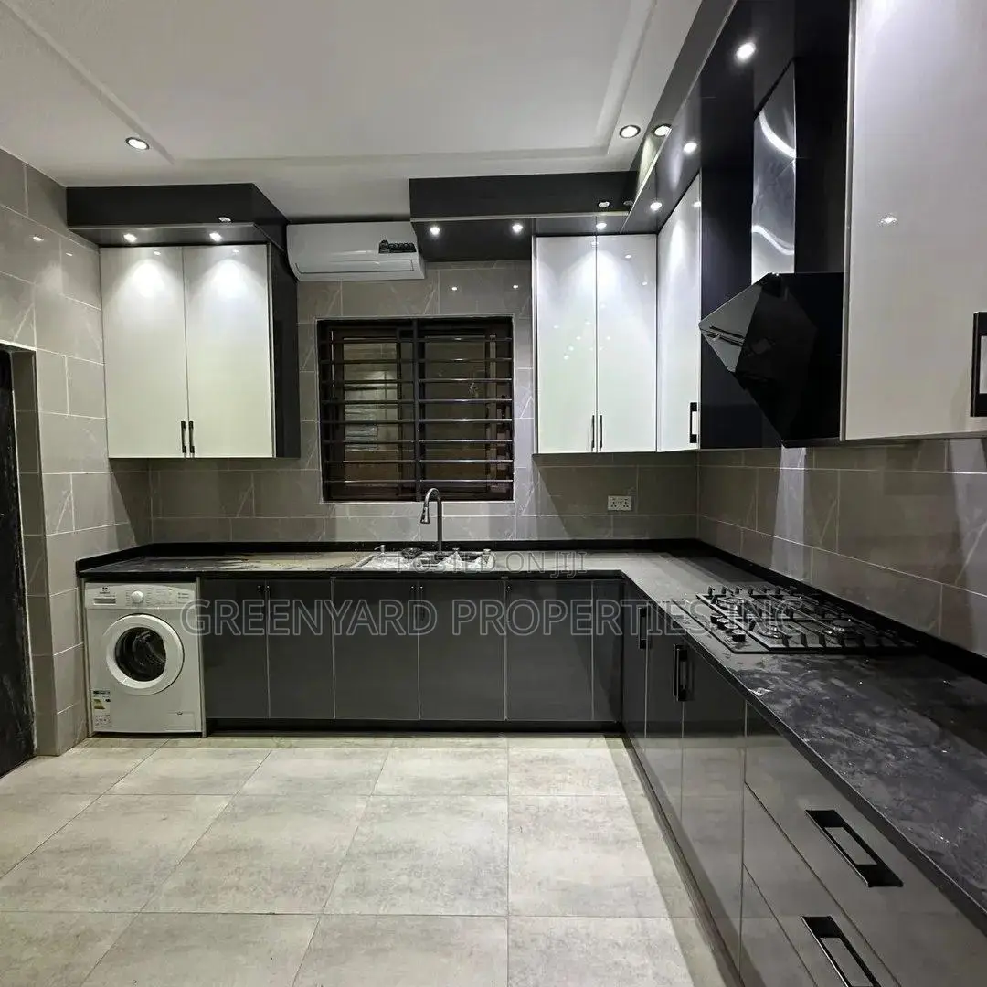 3bdrm House in C8, Lake Side Estate for sale