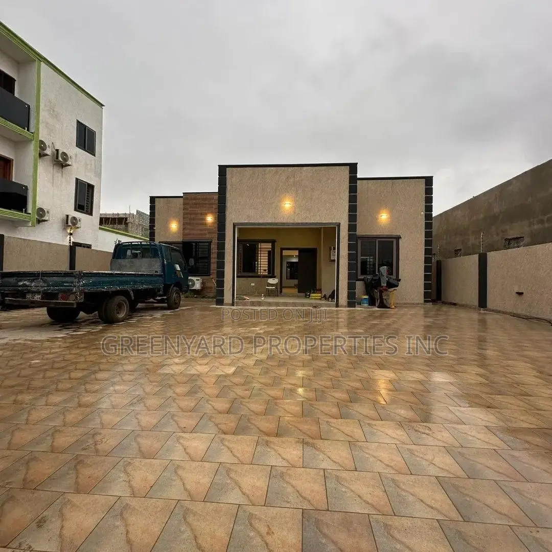 3bdrm House in C8, Lake Side Estate for sale