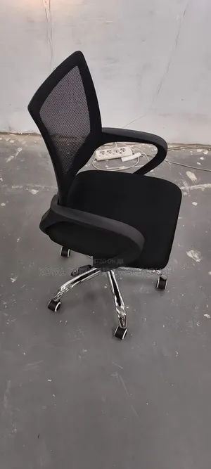 Simple Black Swivel Office Chair
