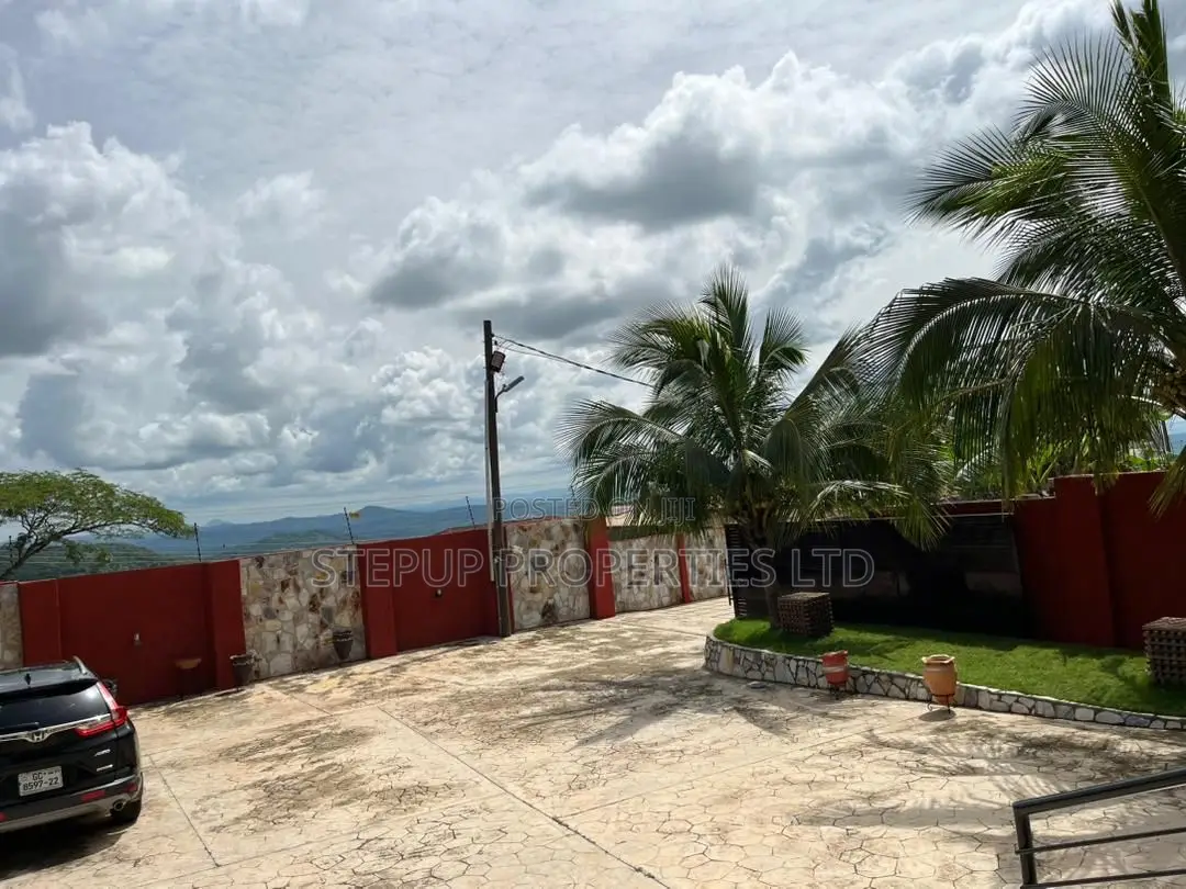 4bdrm House in Akropong, Akuapim North for sale
