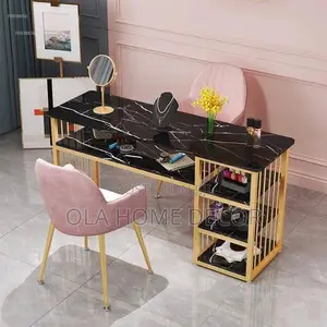 Manicure Table