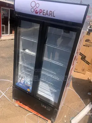 Pearl 400l Showcase Cooler Chill in Style, Perfect for Drinks Snacks
