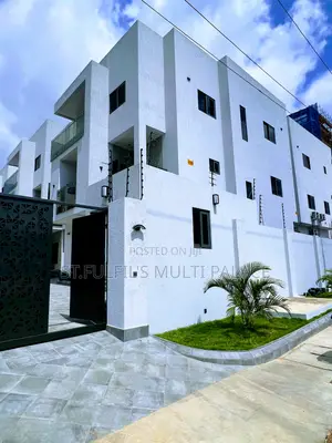 5bdrm Townhouse / Terrace in East Legon Bawaleshi, Bawaleshie for rent