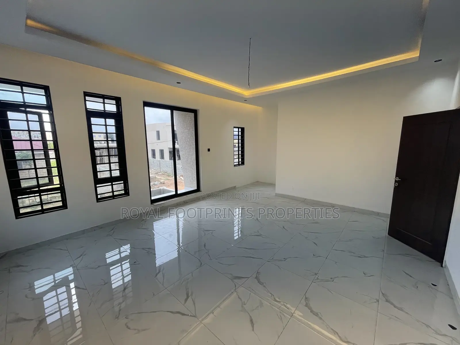 3bdrm House in Luxelooks Properties, East Legon for rent