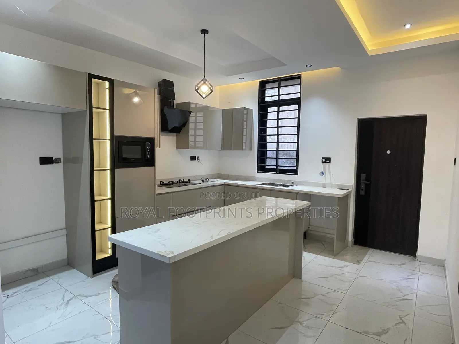 3bdrm House in Luxelooks Properties, East Legon for rent