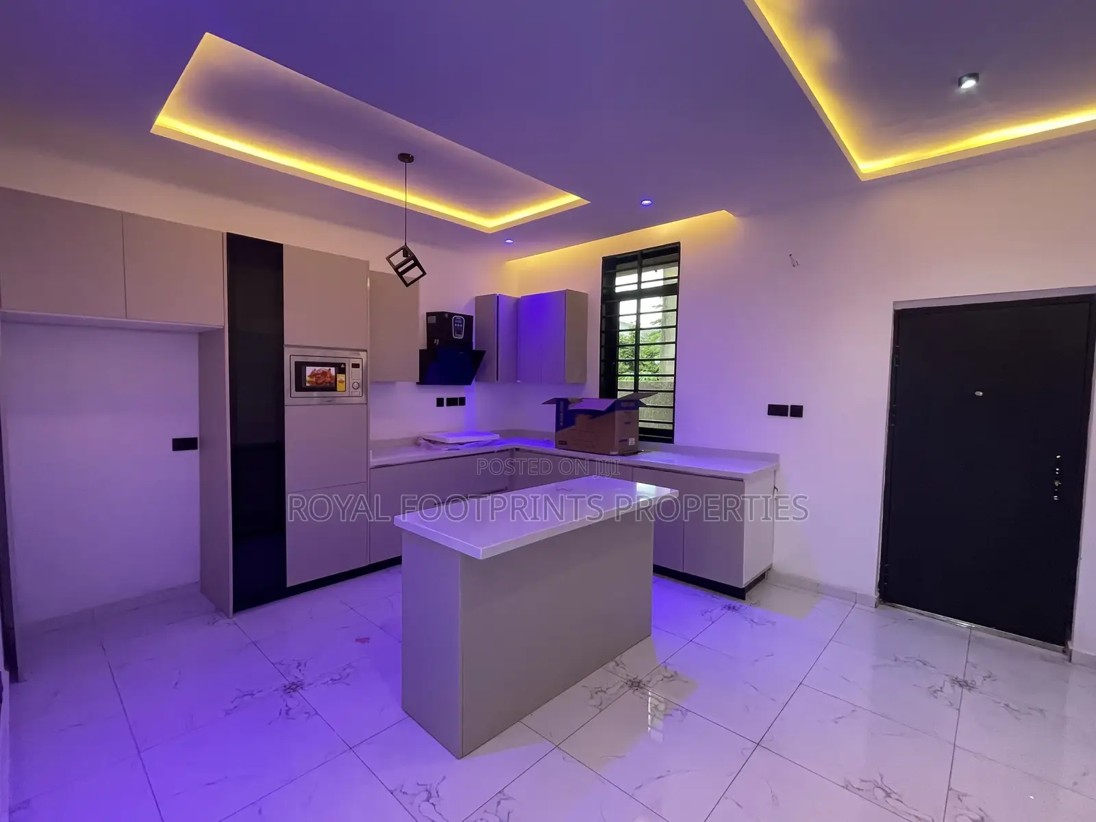 3bdrm House in Luxelooks Properties, East Legon for rent