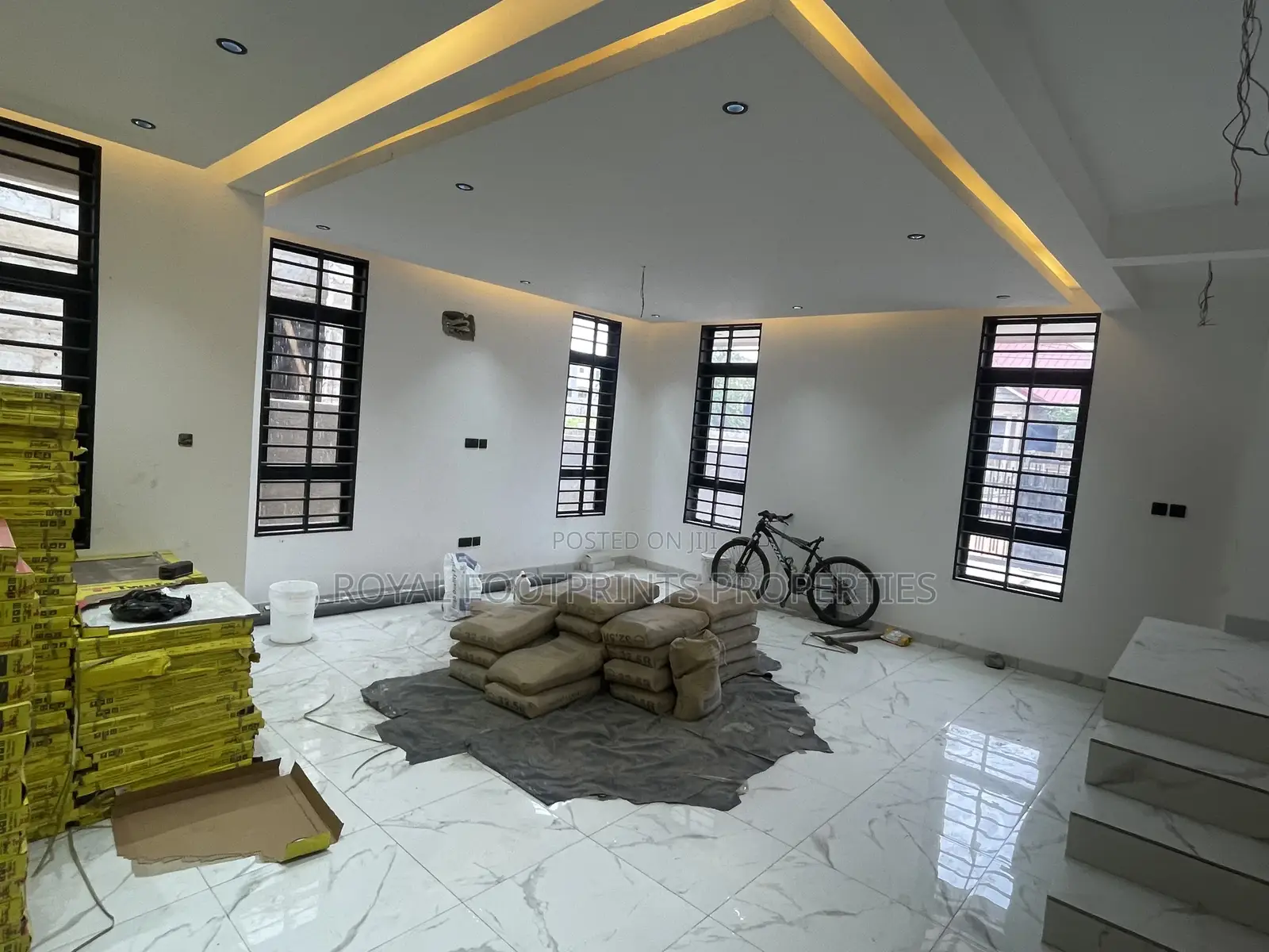 3bdrm House in Luxelooks Properties, East Legon for rent