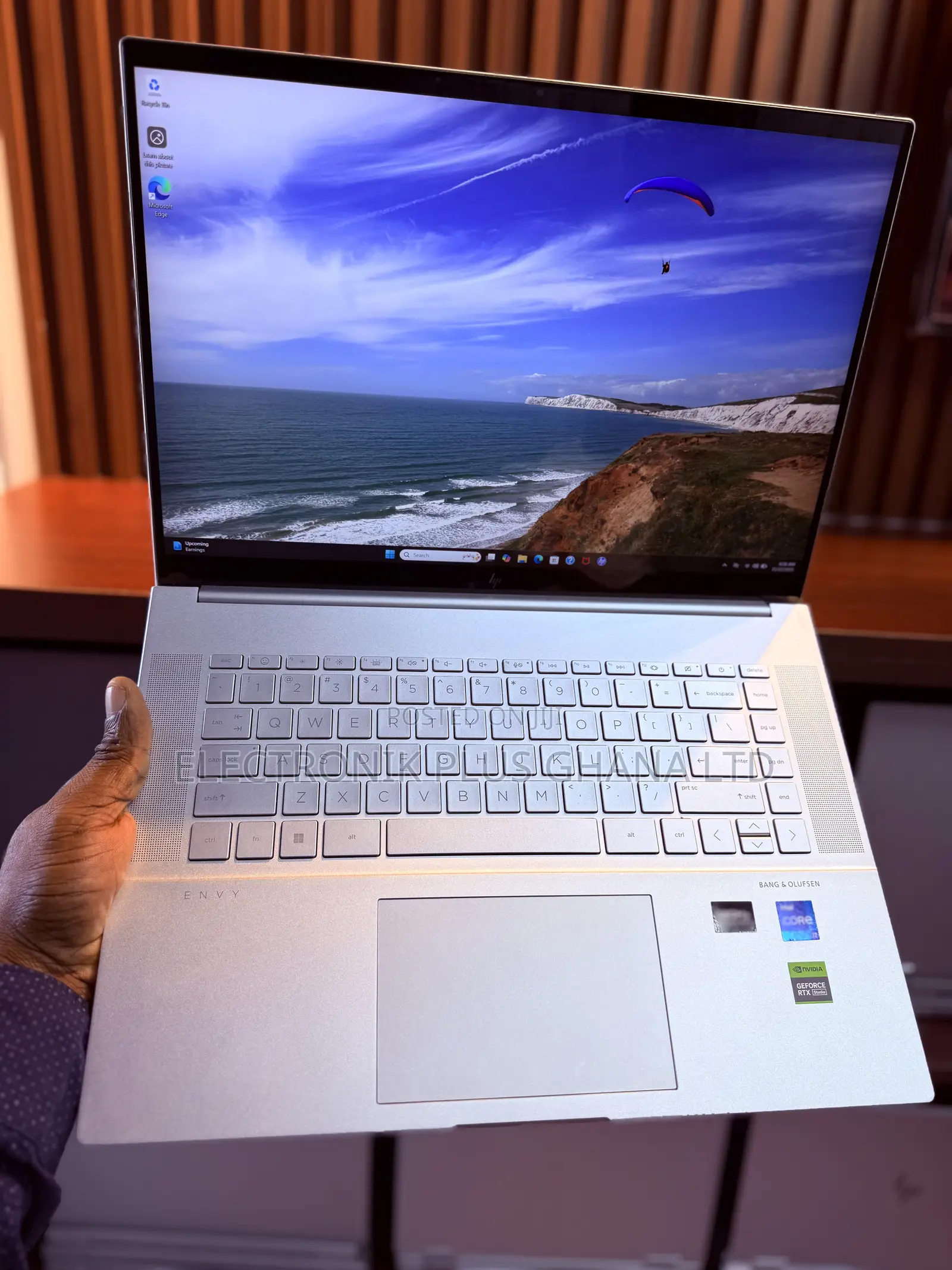 Laptop HP Envy 16 Gaming 16-h1023dx 16GB Intel Core i7 SSD 1T