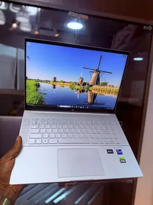 Laptop HP Envy 16 Gaming 16-h1023dx 16GB Intel Core i7 SSD 1T