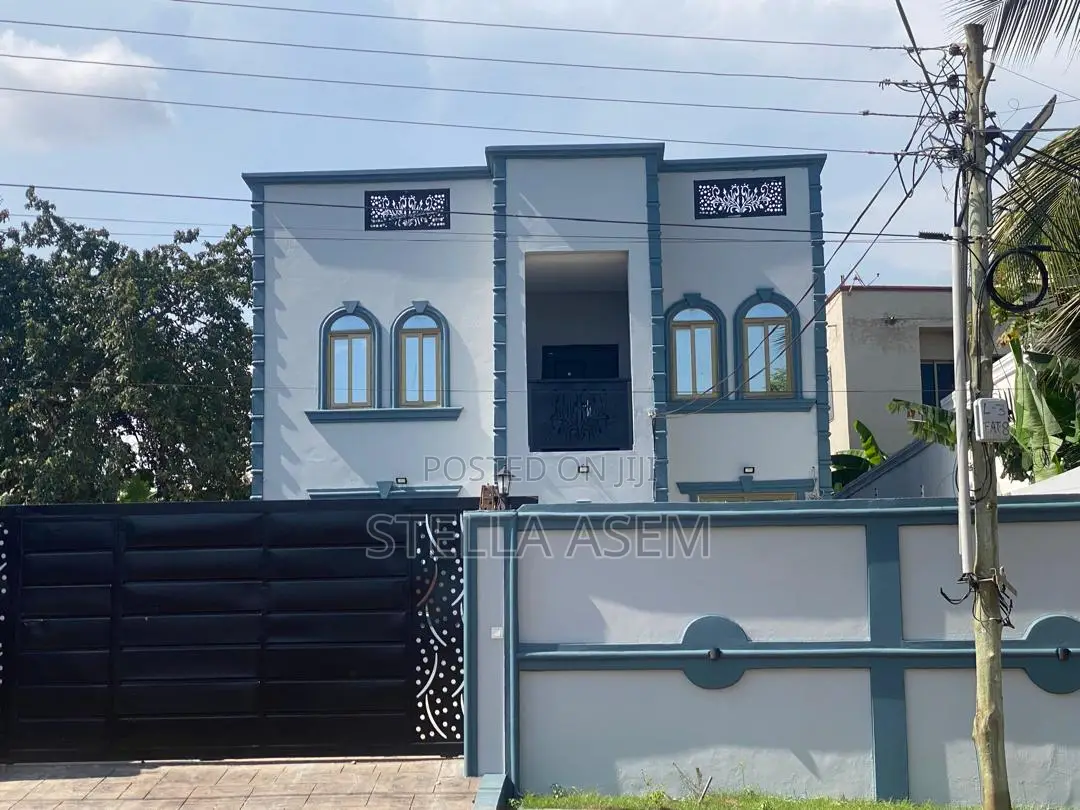 4bdrm Townhouse/Terrace in Kay Real Estate, Pokuase for sale