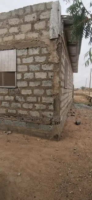 4bdrm Bungalow in Nurses Quarters, Ngleshie Amanfro for sale