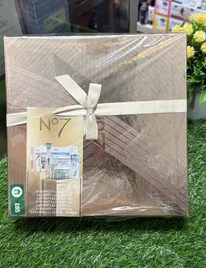 No7 Ultimate Glow Facial Set