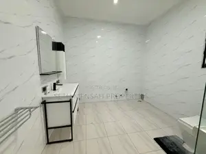 5bdrm House in Lashibi for rent