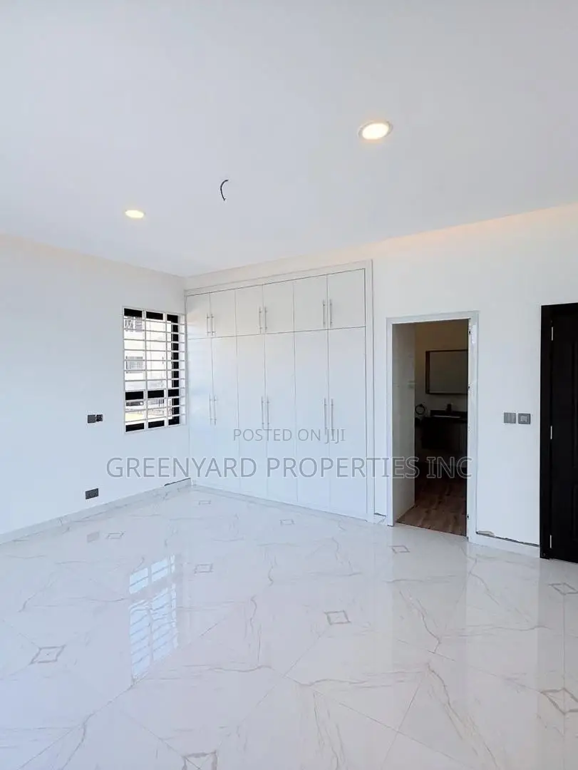 4bdrm House in Sakumono, Spintex for sale