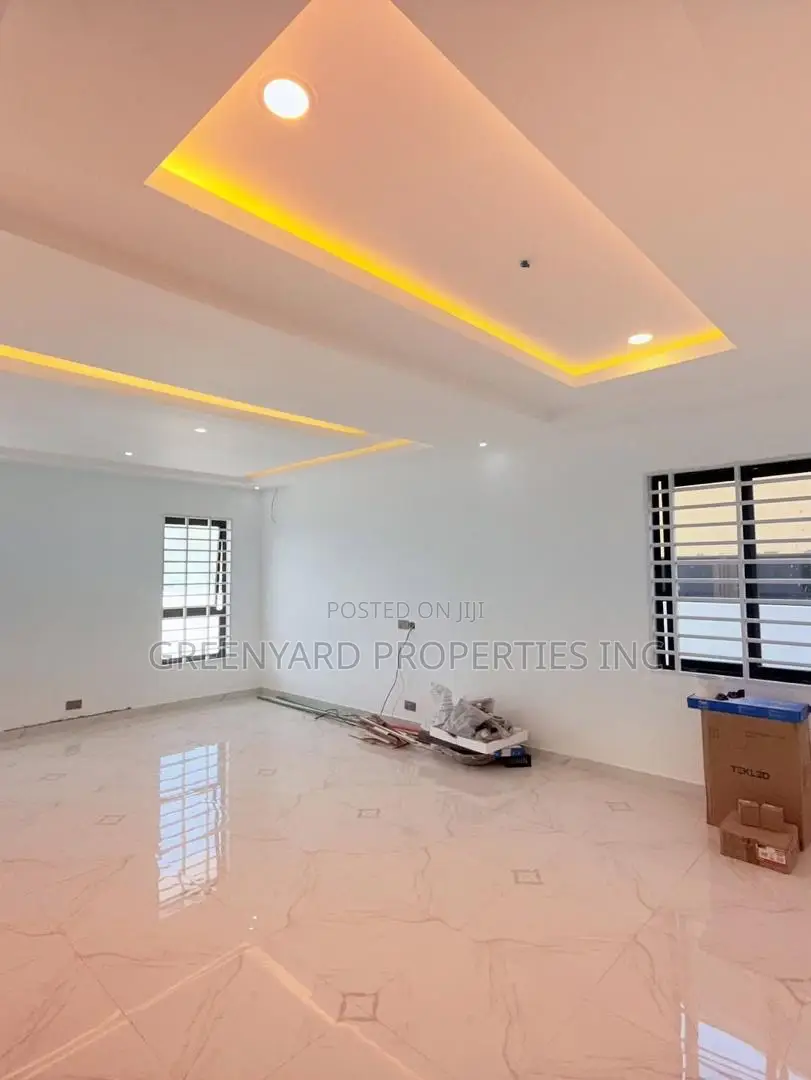 4bdrm House in Sakumono, Spintex for sale