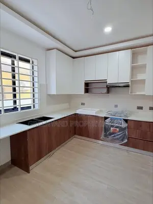 4bdrm House in Sakumono, Spintex for sale