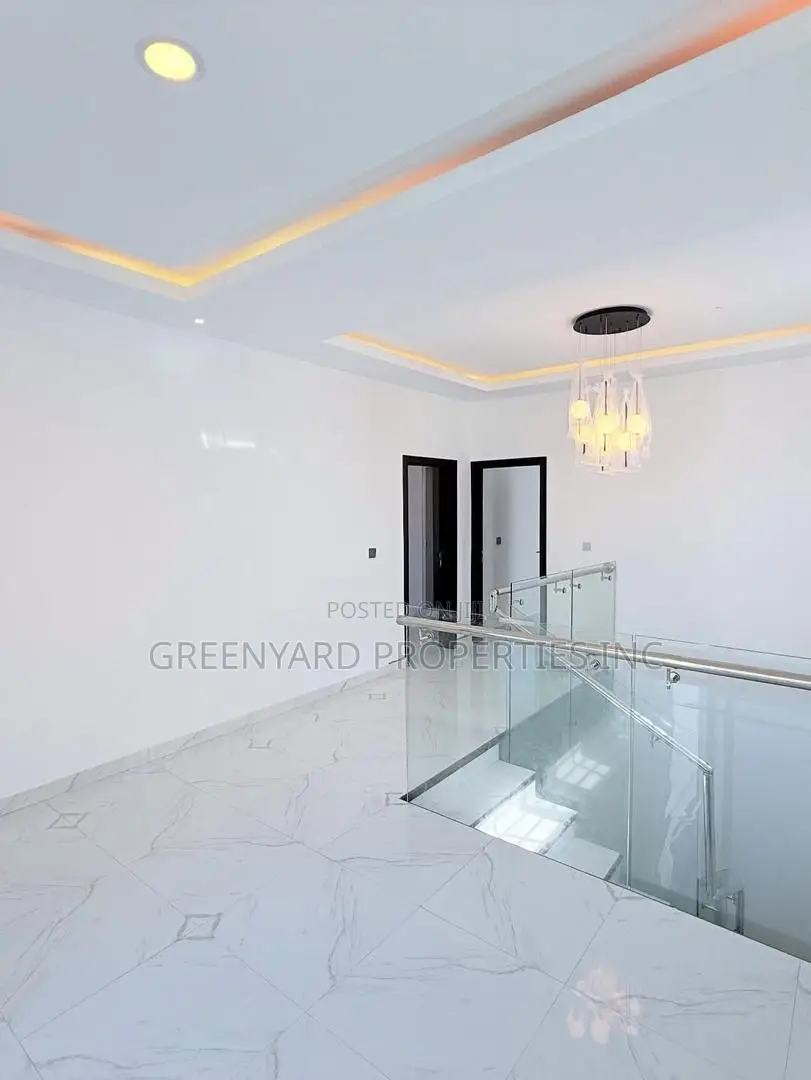 4bdrm House in Sakumono, Spintex for sale