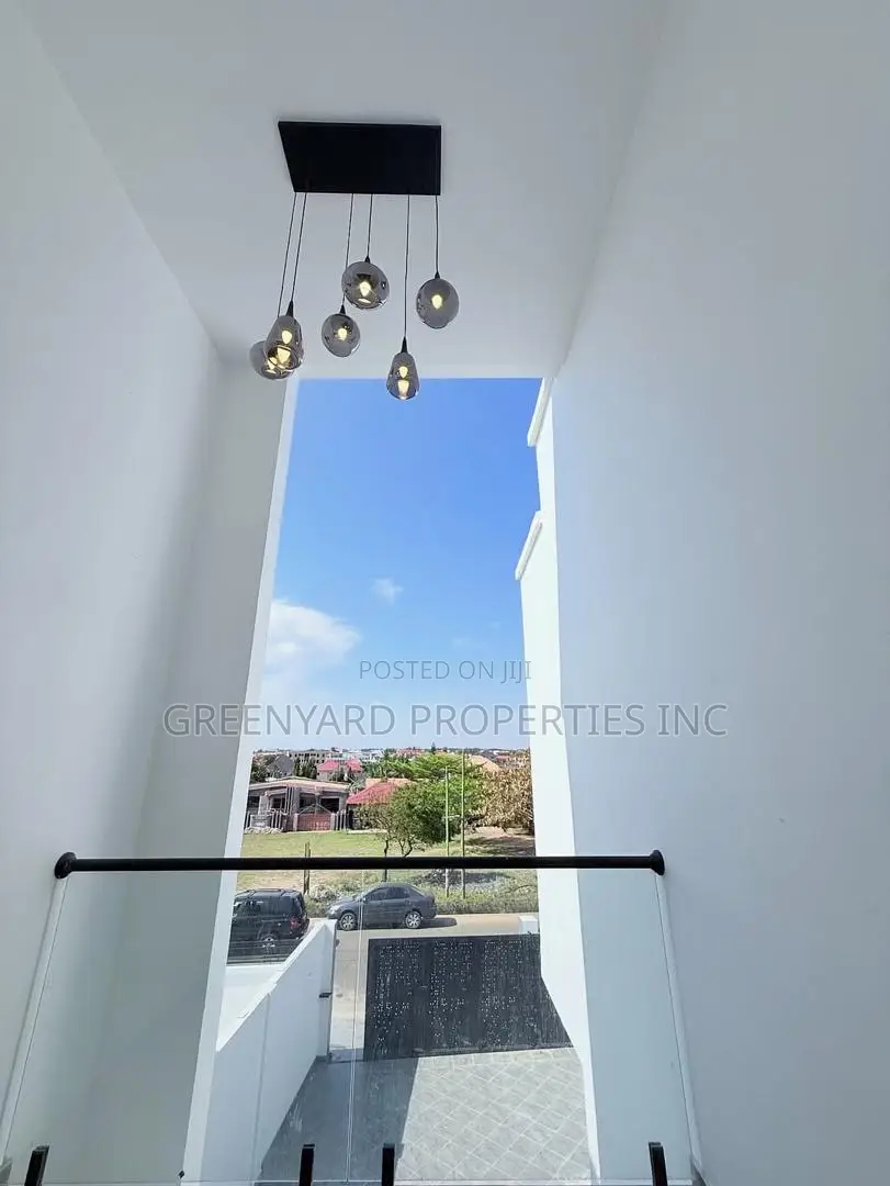 4bdrm House in Sakumono, Spintex for sale